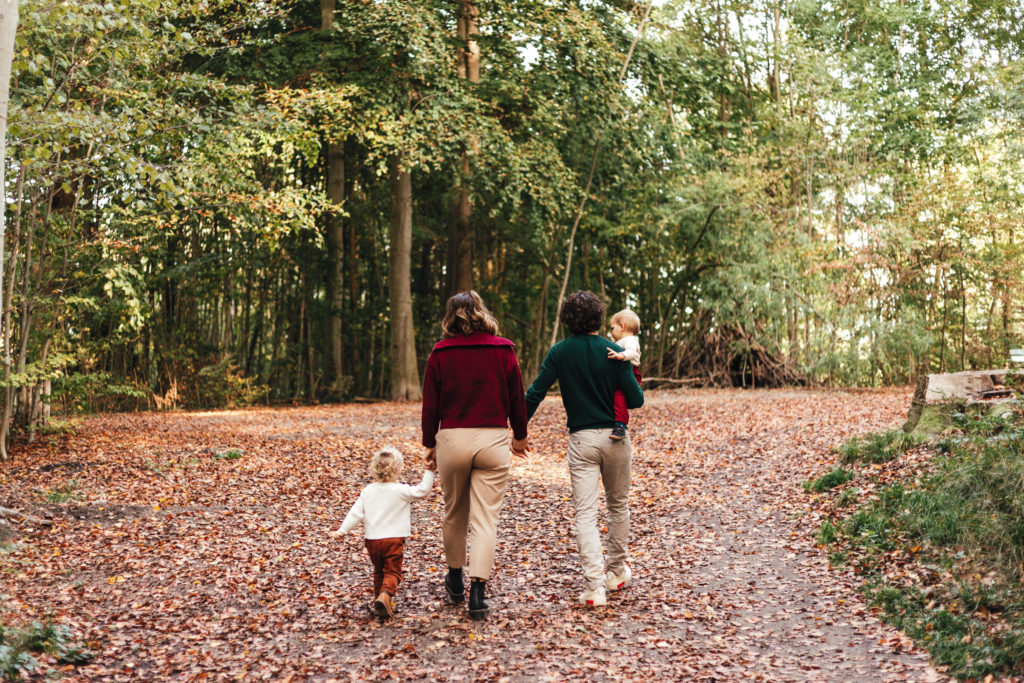 Un shooting famille d'automne à Mulhouse dans la forêt du Waldeck